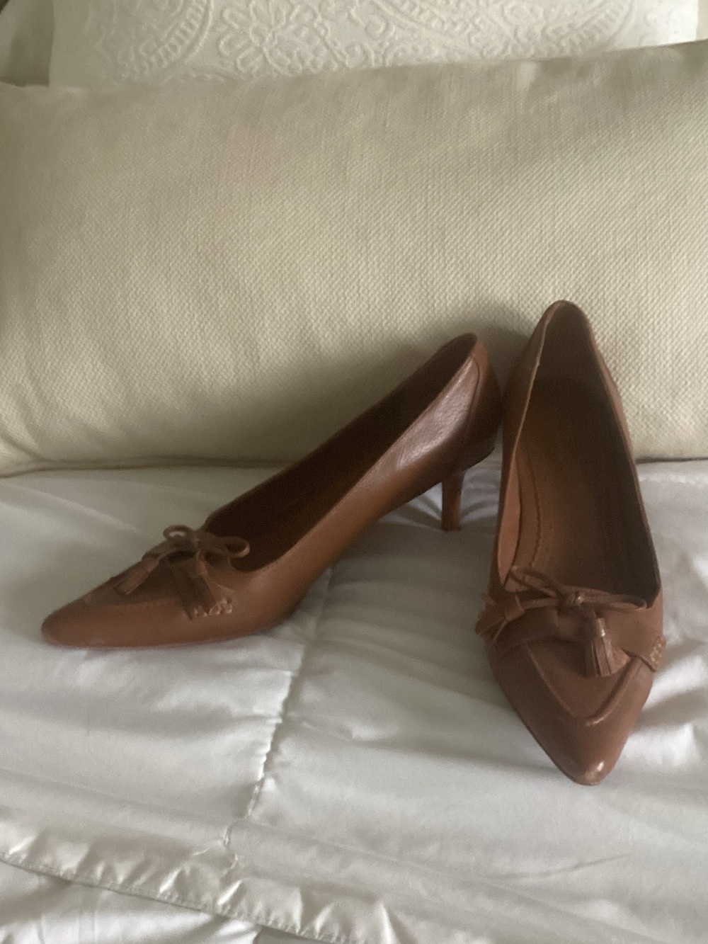 Brooks Brothers Pointed-Toe Leather Heels with Knot Detail,